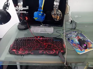  19 كمبيوتر بدون الطاوله