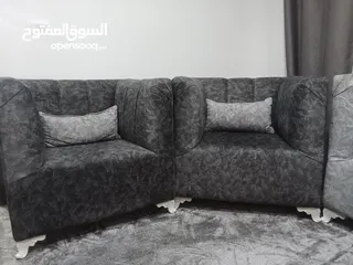  2 طقم كنب 7 مقاعد مع برادي للبيع