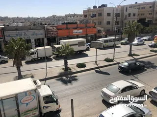  20 ثلاث محلات تجاريه ومخازن علي شارع 36 التجاري الزرقاء الجديدة في افضل موقع في الشارع