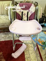  4 كرسي طعام ومرجيحه بالإضافه إلى فرشه العاب من شيكو وحوض استحمام مع فرشة غيار من كام الاسبانيه للبيع