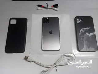  2 Iphone 11 pro max space gray