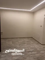  5 شقه سوبر ديلوكس البيع في ضاحيه الرشيد طابق اول  ثلاث بلكونات بسعر مغري