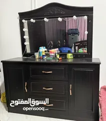  3 غرفه نوم كامله استعمال بسيط سرير كبير +دولاب+تسريحه+2كمود +مرتبه طبيه