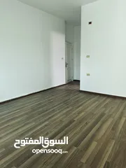  23 شقة سكنية للبيع