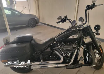  8 HARLEY Davidson Classic Heritage