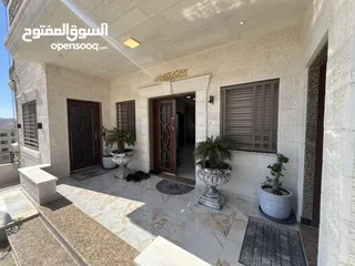  19 فيلا شبه قصر للبيع 3 طوابق
