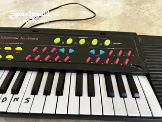  9 Electronic keyboard