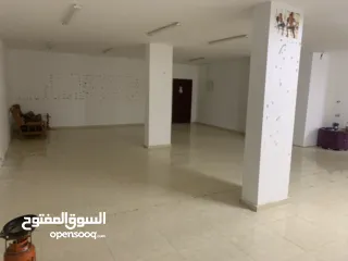  3 مخازن عالشارع للبيع بمساحة ما يقارب 145 متر من المالك مباشرة