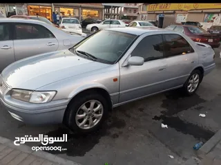  4 Toyota Camry 2000