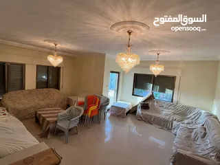  4 شقة للبيع في المهندسين 350 متر مربع طابق 3 مع روف كبير مميزة جداً من المالك