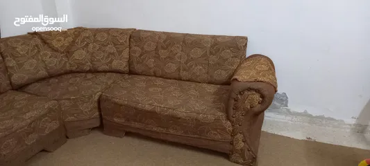  2 كورنر للبيع خشبو نظيف وثقيل