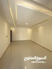  21 شقة ارضية مميزة جدا 185 متر داخلي و خارجي 200 متر مع كراج خاص و 3 مداخل للشقة