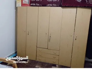  1 خزانة للبيع
