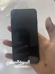  1 ايفون 7للبيع استخدام لمده عام واحد فقط