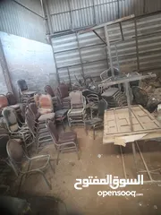  1 كراسي كروم نوعيه ثقيله وبحاله جيده تقريبا 170 كرسي  طاولات عدة أحجام تقريبا 70  البيع حسب طلبك