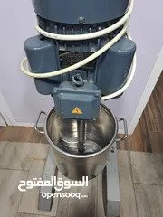  1 ماكينة حمص او مثومة 3 حصان استعمال لفترة قصيرة بحال الوكالة