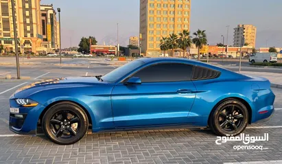  5 Ford mustang 2019  manual gear urgent sale  30000  فورد موستنج 2019 قير عادي وارد للبيع  المستعجل