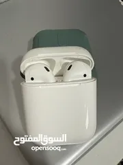  1 سماعات اير بود 2 مستعمل بحالة ممتازة مع شاحن و كفر