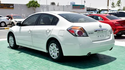  4 Nissan Altima 2012 GCC without problems