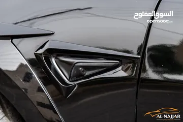  5 Tesla Model 3 2023 Standard plus   السيارة مميزة جدا و قطعت مسافة 7,000 كيلو متر فقط فقط