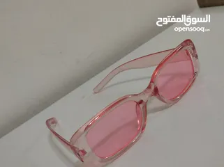  1 نظارة باللون الوردي
