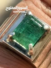  25 خاتم فضه  رجالي عيار 925 صياغه يدويه  بحجر الزمرد الكولومبي الطبيعي عالي الجوده جدا غير معالج