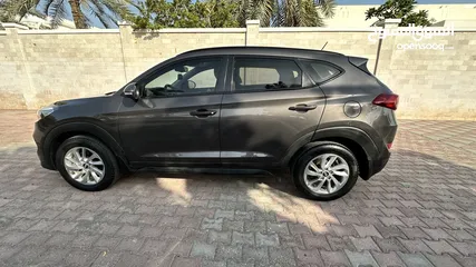  4 Hyundai Tucson 2017