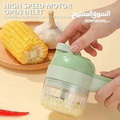  2 محضر الطعام الاخضر براسين و 4 استعمالات  فرامة لكل ما يخطر ببالك والأهم فرشاة تنظيف كمان للمجلى .