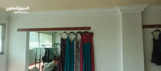  1 شروت ملابس رجالي وستاتي واطفال  فوق ال 6000 قطعه بسعر منساب