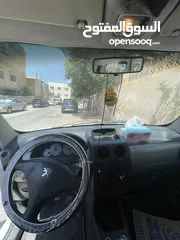  6 بيجو بارتنر ركاب 2005 بحالة الوكالة للبيع