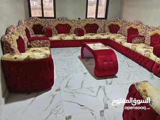 1 مجلس تفصيل 18 مقعد بحاله ممتازه مع طاولات والمراكي
