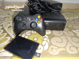  2 xbox 360 E  مهكرة مستعملة