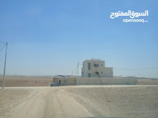  7 أرض للبيع في القسطل قرب شارع المطار