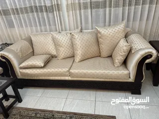  2 فرش كنب جديد للبيع بسعر مغري جدا وسعر المتر