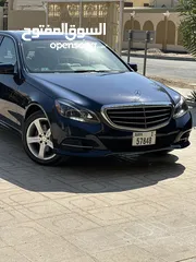  2 Mercedes E350 American 2016 Excellent condition Full option without Accident