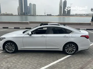  7 جينيسس g80 2017 سيارة داخل للامارات  رقم الاماراتي موجود الرقم بل اسفل