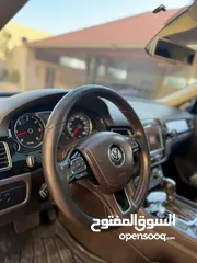  8 Volkswagen Touareg