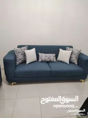  7 طقمين كنب للبيع بحالة ممتازة جدا للبيع بسبب ضيق المساحة