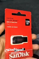  4 فلاش من ماركة ساندسك SanDisk الغنيه عن التعريف