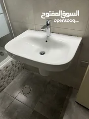  1 مغسلة ROCA مع خلاط للبيع