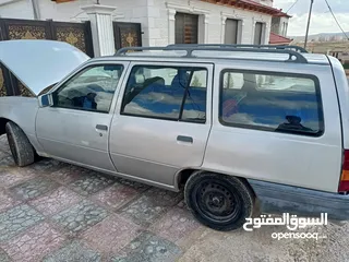  1 سيارة اوبل كاديت ستيشن بحالة جيدة للبيع .