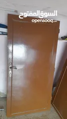  2 ابواب خشب للغرف و الحمامات