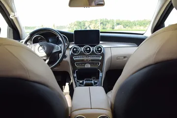  18 مرسيدس 2017. C300 Mercedes
