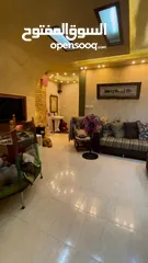  5 شقه سكنيه للبيع