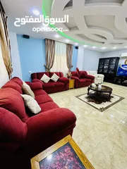  8 طقم كنب دب11 مقعد بحالة ممتازه