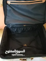  5 شنته سفر فيها خدش بسيط