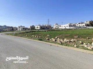  3 ارض للبيع من المالك  سكنية تنظيم ب على شارعين مساحة 752م2