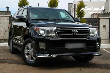  4 تويوتا لاند كروزر gxr v6 2013 بحالة الوكالة فل اوبشن للبيع