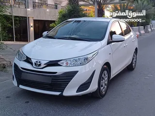  29 تويوتا يارس 2019   ماتور 1500cc بسعر 11500 دينار  الشكل الجديد فحص كامل 7 جيد بدون ملاحظات او قصعات