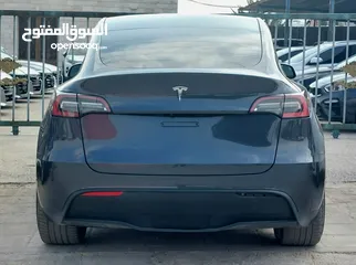  17 Tesla Y 2022 Performance